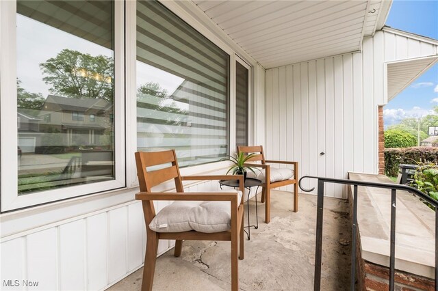 2524 Claver Rd, University Heights, OH 44118 - view of balcony