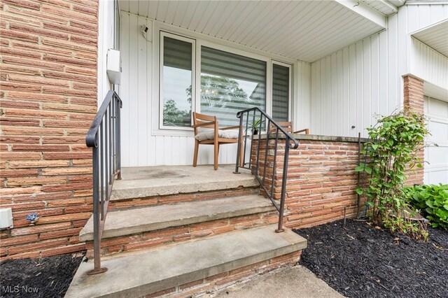 2524 Claver Rd, University Heights, OH 44118 - entrance to property featuring brick siding