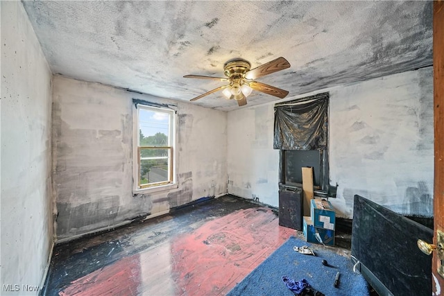 1197 Carey Ave, Akron, OH 44314 - interior space with a ceiling fan