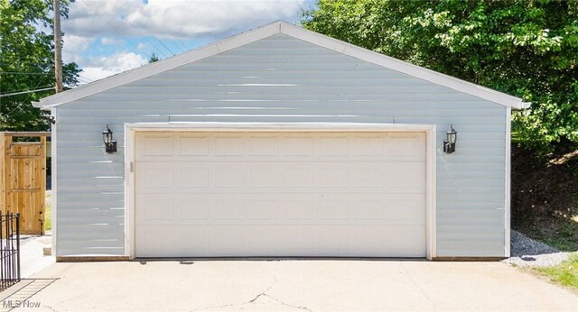 201 E Spring St, Marietta, OH 45750 - view of detached garage