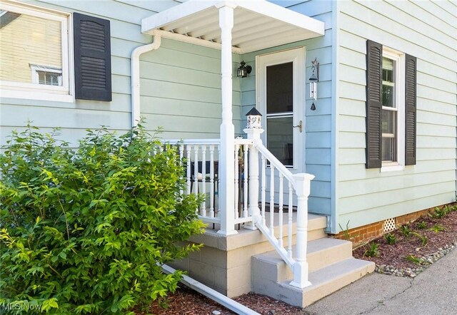 201 E Spring St, Marietta, OH 45750 - property entrance featuring crawl space