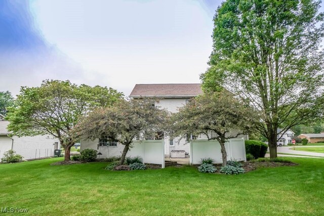 1632 Schneider St NW, North Canton, OH 44720 - view of front of home featuring a front lawn