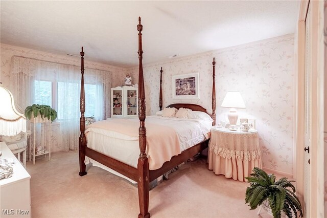 10576 Hemlock Ridge Dr, Chardon, OH 44024 - bedroom featuring wallpapered walls and light colored carpet