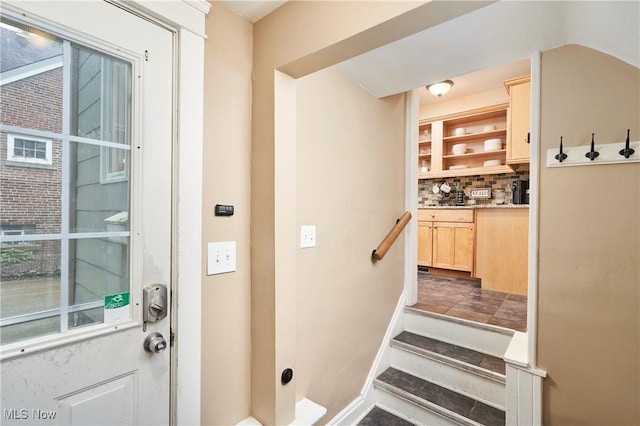 4531 Ardendale Rd, South Euclid, OH 44121 - bar with decorative backsplash