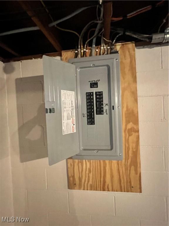 213 Kenmore Ave SE, Warren, OH 44483 - utility room with electric panel
