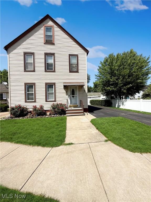 5417 Brow Ave, Newburgh Heights, OH 44105 - view of front facade