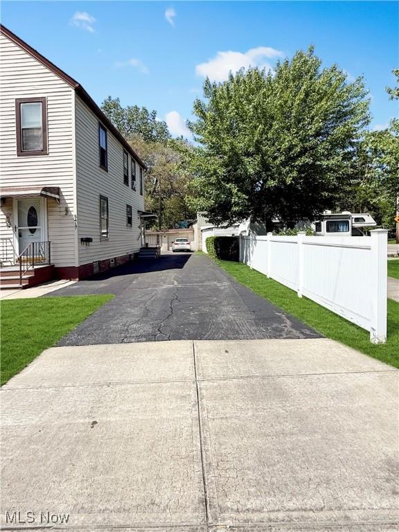 5417 Brow Ave, Newburgh Heights, OH 44105 - view of concrete driveway
