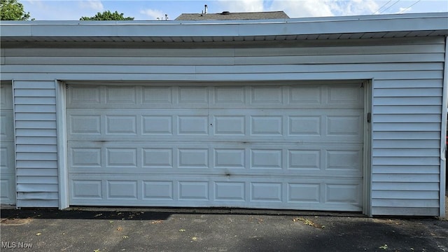 3970 Royal Liverpool Dr Unit A, Uniontown, OH 44685 - view of garage
