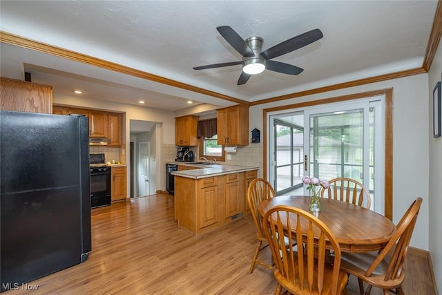 6351 W 130th St, Parma Heights, OH 44130 - dining area featuring light wood-type flooring, a ceiling fan, crown molding, and recessed lighting