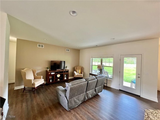261 Valley View Dr, Weirton, WV 26062 - living area featuring dark wood-style floors, baseboards, and recessed lighting