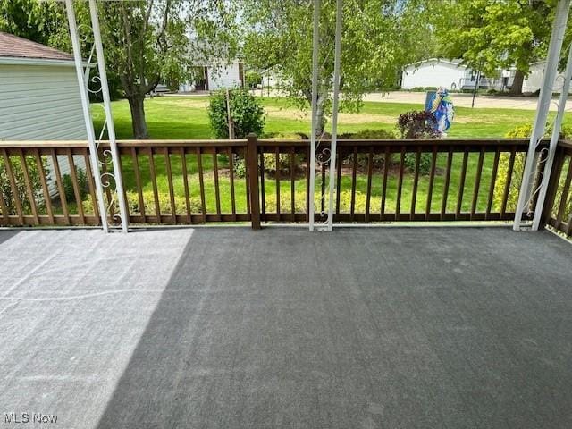 1569 Bogie Ln, Painesville, OH 44077 - view of patio / terrace