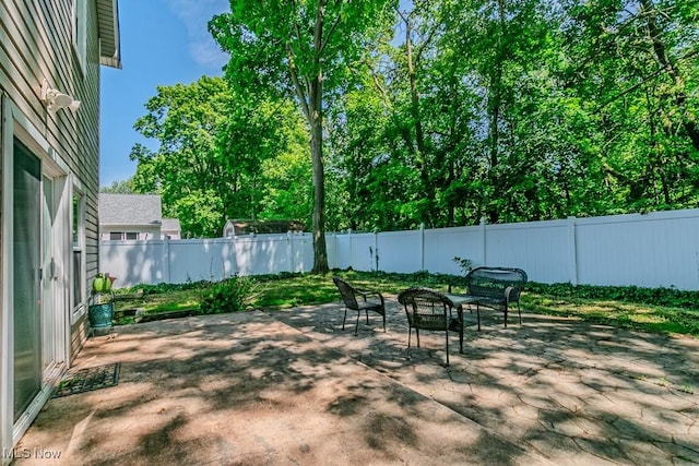 8526 Hoyt Ct, Mentor, OH 44060 - fenced backyard featuring a patio