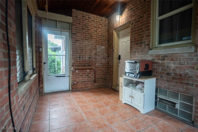 7811 Snow Rd, Parma, OH 44129 - view of patio / terrace