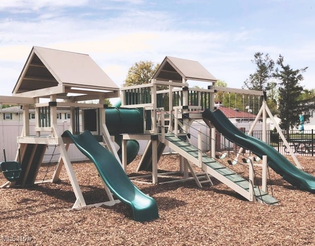3 Meadowlawn Dr Unit 14, Mentor, OH 44060 - view of community play area