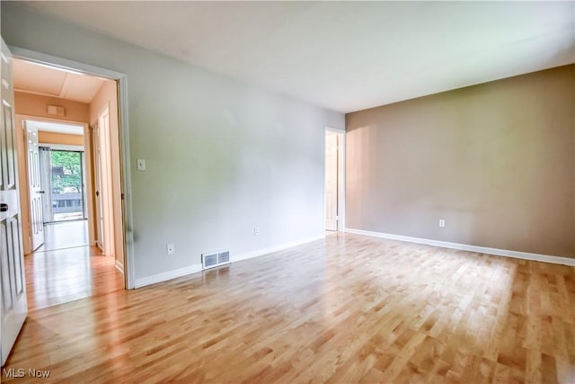 4473 Habersham Ln S, Richmond Heights, OH 44143 - empty room with light wood-type flooring and baseboards