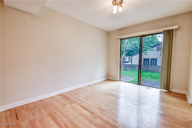 4473 Habersham Ln S, Richmond Heights, OH 44143 - spare room with baseboards and light wood-style flooring