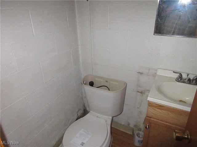 163 N Chestnut St, Linesville, PA 16424 - half bath featuring vanity and toilet