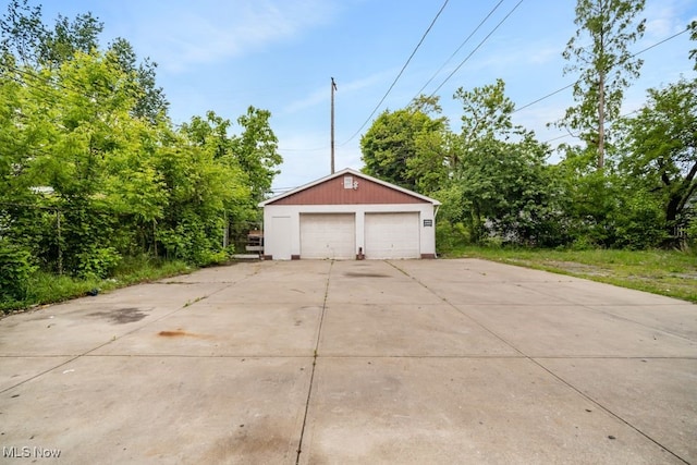 1586 E 86th St, Cleveland, OH 44106 - view of detached garage