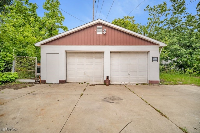 1586 E 86th St, Cleveland, OH 44106 - view of detached garage