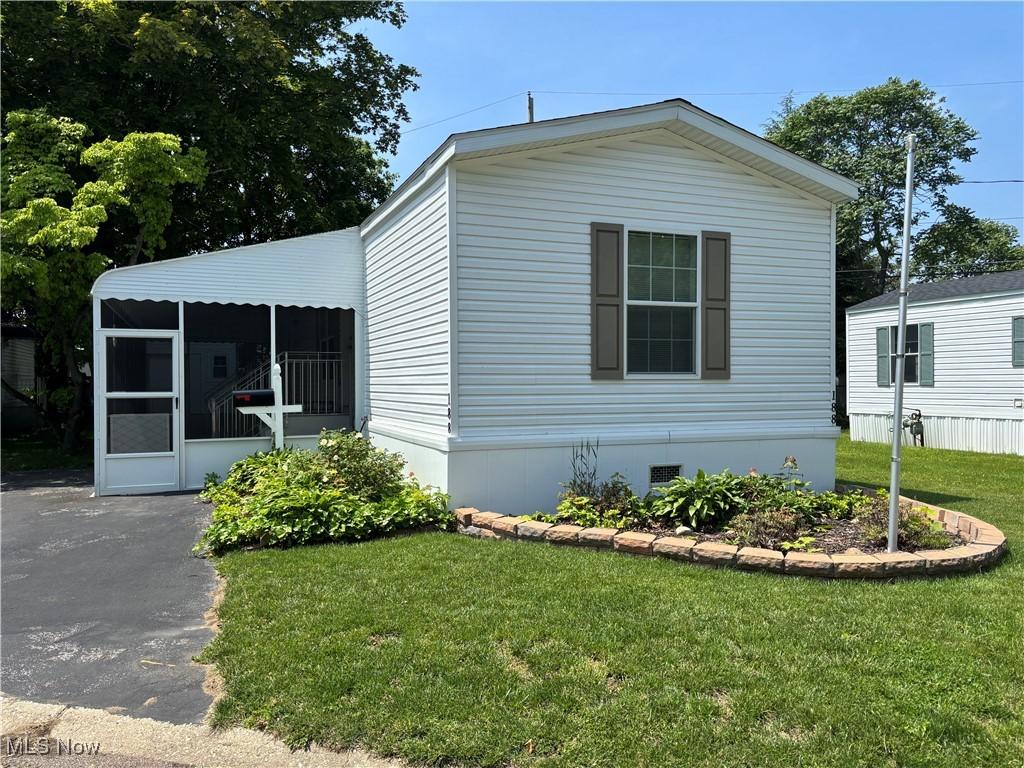 188 Spruce Ln, Mentor, OH 44060 - photo 1