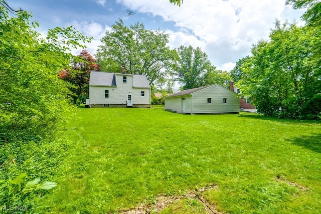 286 Westview Ave, Wadsworth, OH 44281 - view of grassy yard featuring view of scattered trees