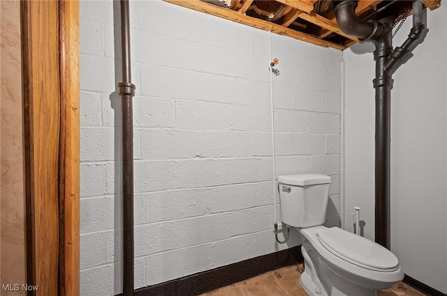 14300 Bidwell Ave, Cleveland, OH 44111 - bathroom with toilet