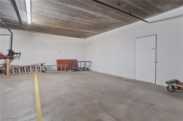 186 Court Dr Unit 201, Fairlawn, OH 44333 - garage with concrete block wall