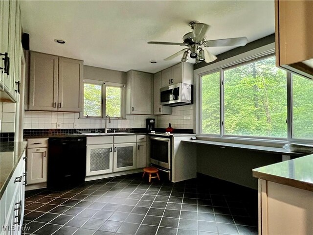16215 Oakhill Rd, East Cleveland, OH 44112 - photo 21