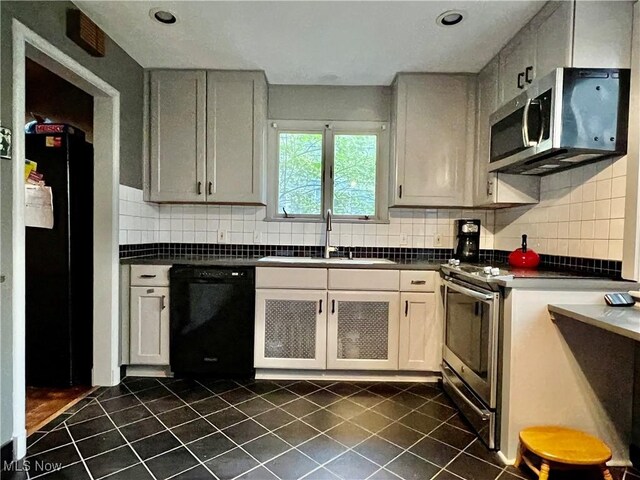 16215 Oakhill Rd, East Cleveland, OH 44112 - photo 23