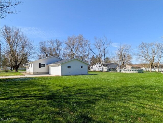3509 Jerrold Blvd, Brunswick, OH 44212 - view of side of home with a yard