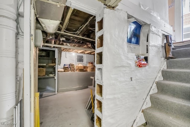 7285 Center St, Mentor, OH 44060 - unfinished basement with stairway