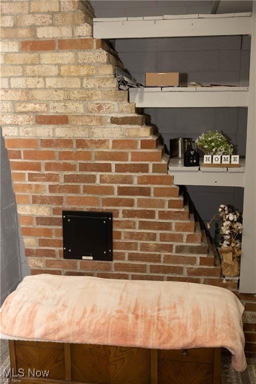 646 Ridgewood Dr, Coshocton, OH 43812 - detailed view