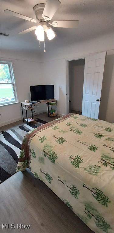 550 E Pleasant Valley Rd, Seven Hills, OH 44131 - bedroom featuring ceiling fan and an office area