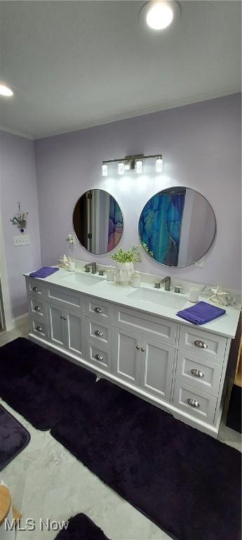 550 E Pleasant Valley Rd, Seven Hills, OH 44131 - full bath featuring double vanity