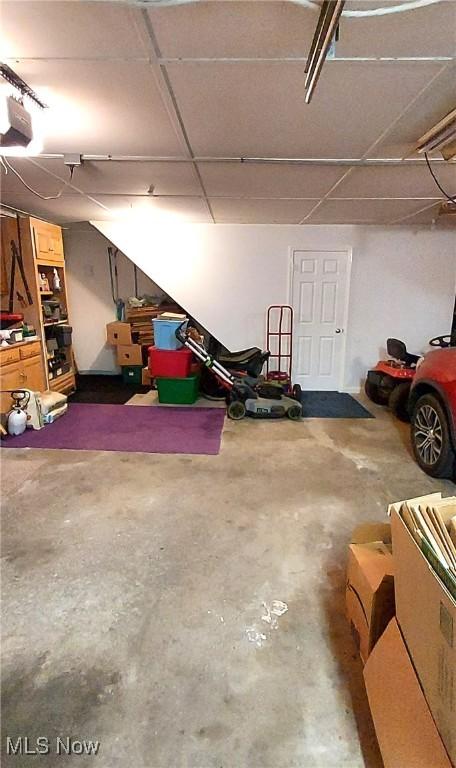 550 E Pleasant Valley Rd, Seven Hills, OH 44131 - view of garage