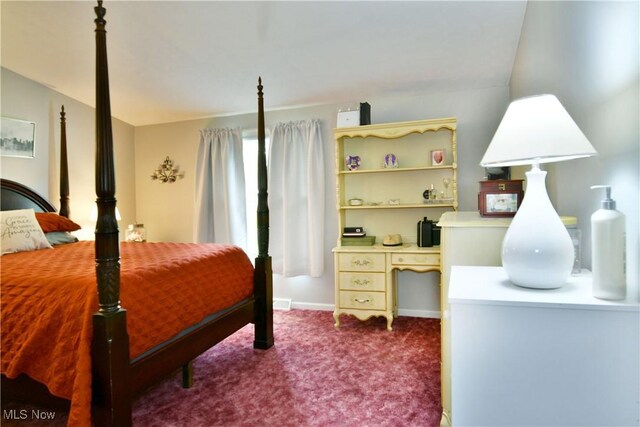 377 Henn Hyde Rd NE, Warren, OH 44484 - carpeted bedroom featuring baseboards