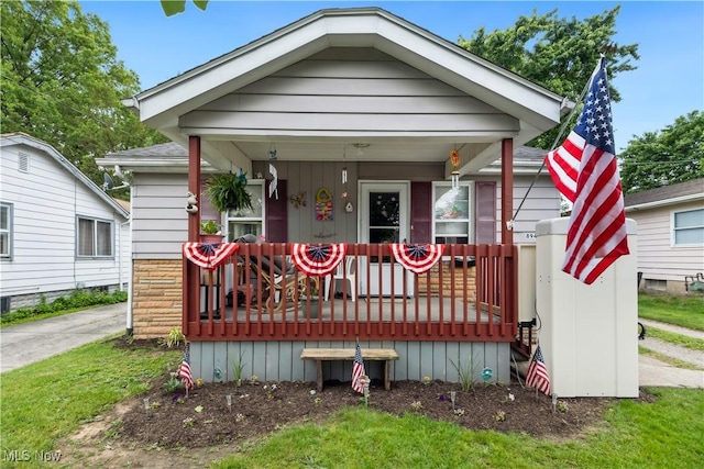 894 Sutherland Ave, Akron, OH 44314 - bungalow with a porch