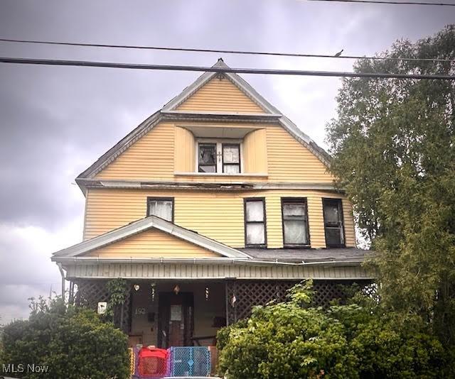 192 W Chalmers Ave, Youngstown, OH 44507 - view of front of home with a porch