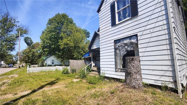 146 Nickle Plate Ave, Conneaut, OH 44030 - view of side of home