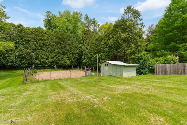 4937 Stevens Rd, Akron, OH 44319 - view of yard with an outbuilding