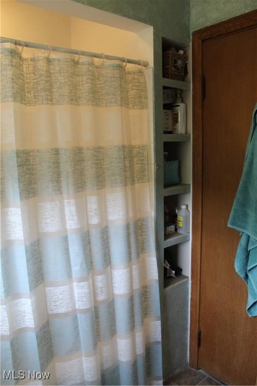 230 Rivercrest Dr, Coshocton, OH 43812 - full bathroom with a shower with shower curtain