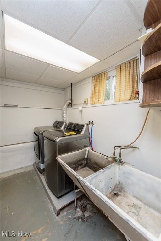 29431 Fairway Blvd, Willowick, OH 44095 - laundry room featuring washing machine and dryer