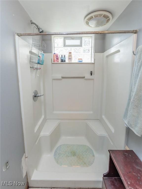 29431 Fairway Blvd, Willowick, OH 44095 - bathroom with a shower