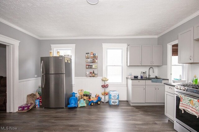 3694 E 57th St, Cleveland, OH 44105 - photo 10