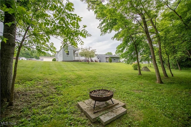 5725 Joleda Dr SW, Canton, OH 44706 - view of grassy yard