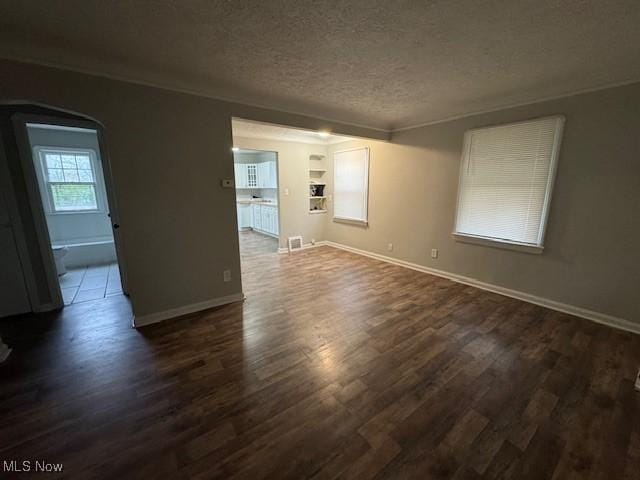 3805 E 177th St, Cleveland, OH 44128 - photo 2