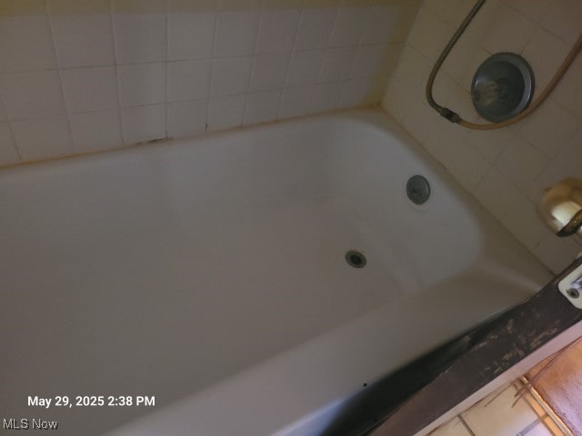 982 Hadcock Rd, Brunswick, OH 44212 - bathroom view of a tub