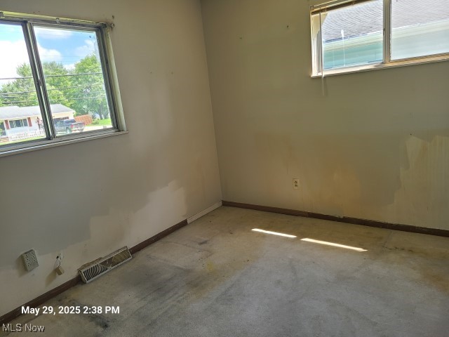 982 Hadcock Rd, Brunswick, OH 44212 - unfurnished room featuring light carpet and baseboards