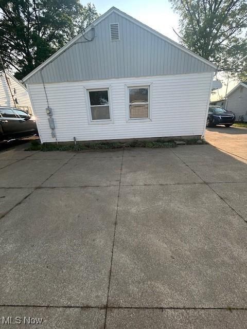 500 Grosvenor Dr NW, Massillon, OH 44647 - view of side of property