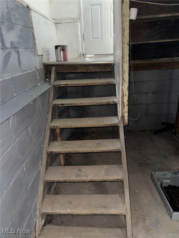 650 E 93rd St, Cleveland, OH 44108 - photo 20